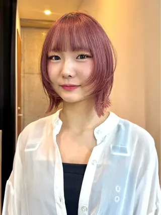 ショート カラー 切りっぱなしボブ/ ブリーチカラー/大塚のヘアスタイル
