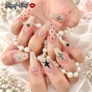 ネイル RINA Nail_Royalのネイルデザイン