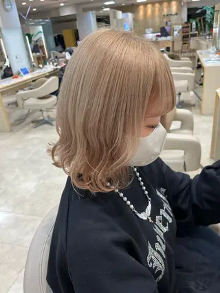 セミロング カラー 暖色/ブリーチカラー 🎀 M i k uのヘアスタイル