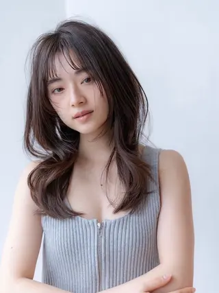セミロング レイヤー似合わせ 透明感カラーりきやのヘアスタイル
