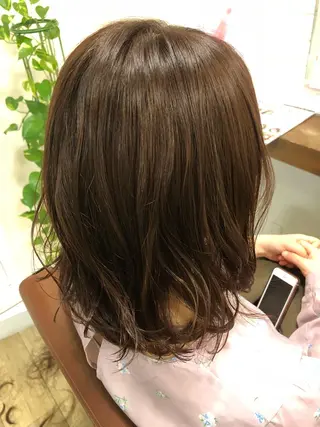 ミディアム カラー 西村 有紗のヘアスタイル
