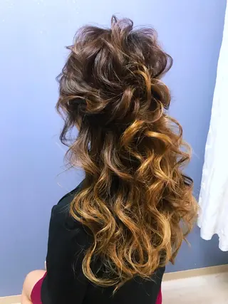 ロング ヘアアレンジ 【カメレオン】 上村 祥子のヘアスタイル