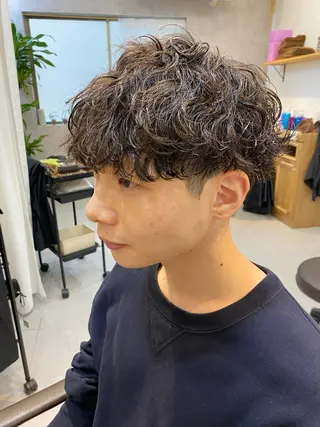 パーマ メンズ 似合う髪型見つけます AYAKAのヘアスタイル
