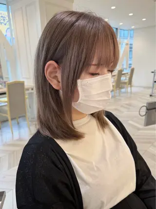 ミディアム カラー 小顔レイヤー/ ベージュ🤍Rieのヘアスタイル