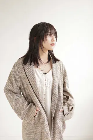 セミロング 束感まつぱ🫧 なつき🫧のヘアスタイル