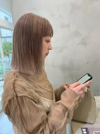 ミディアム カラー wakana/ 柔らかベージュカラーのヘアスタイル