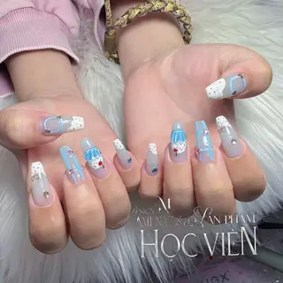 ミディアム Ami Nails 1のネイルデザイン