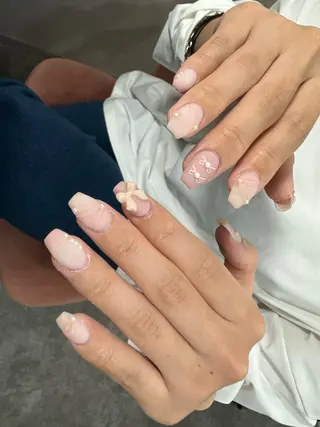 ネイル LAVISH 大和店 emi・:*+のネイルデザイン