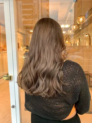 ロング 眞名子 瑞紀のヘアスタイル