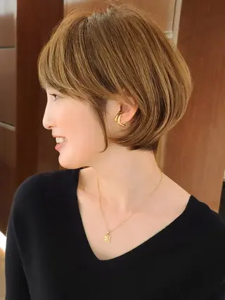 ショート 中高下 由真のヘアスタイル