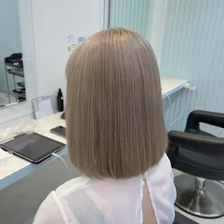 ショート カラー ブリーチカラー 🩵MIZUKIのヘアスタイル