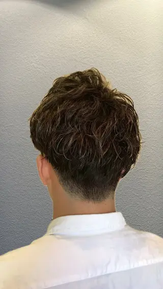 ショート パーマ メンズ 太田 知里のヘアスタイル