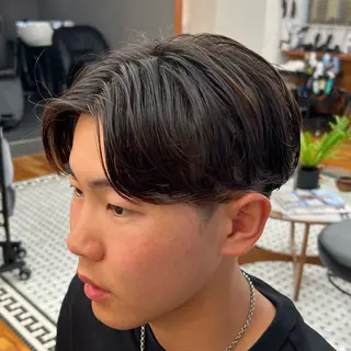 ショート パーマ メンズ メンズカット✂️ スキンフェード伊藤陸のヘアスタイル