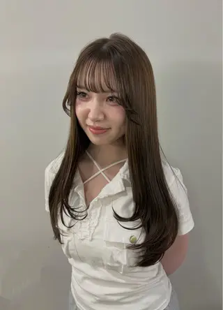 セミロング 山西 真奈のヘアスタイル