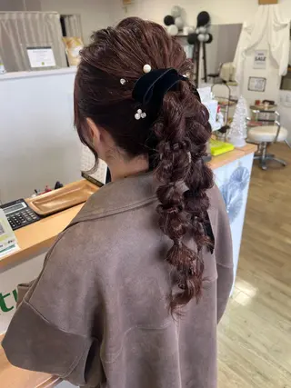 ロング ヘアアレンジ NATURAL MOMOMIのヘアスタイル