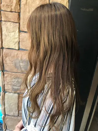 ロング カラー 野上 綾香のヘアスタイル