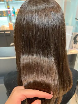 カラー Helena みなつのヘアスタイル
