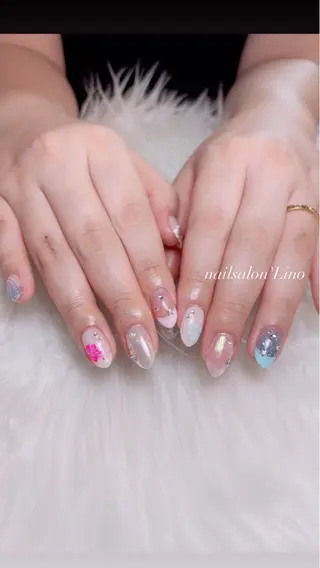 ネイル Lino𓂃⟡.· Chizuruのネイルデザイン