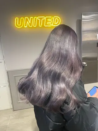 セミロング カラー 抜け感レイヤー︴ ニュアンスカラーのヘアスタイル
