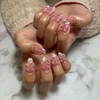 salon UNE LMA見習いスタッフのネイルデザイン