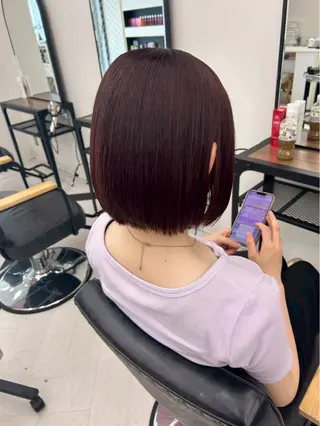 ショート カラー himari💜 酸性ストレートのヘアスタイル