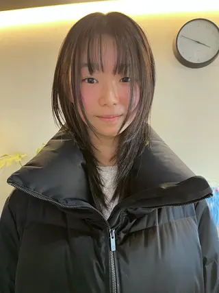 セミロング レイヤーカット\ウル フ　chinatsuのヘアスタイル