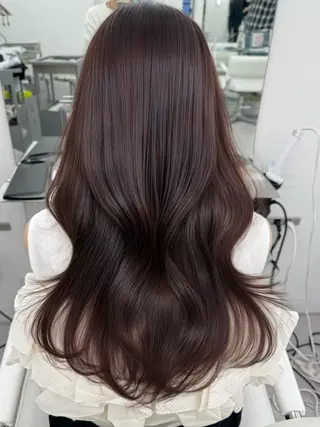セミロング 透明感カラー🩶 ×小顔カット難波のヘアスタイル