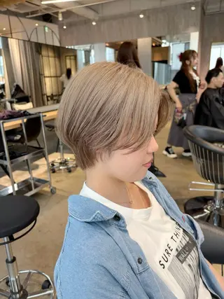 ショート カラー ありあ【カット、 パーマモデル】のヘアスタイル