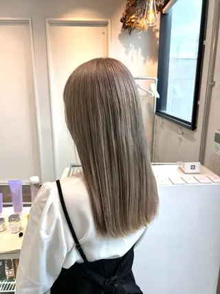 ロング カラー 松坂 真衣のヘアスタイル
