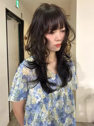 ロング カラー mizuki/ピンク ベージュ.レイヤーのヘアスタイル