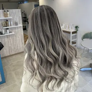 ロング 髪の再生請負人 矢野雄三のヘアスタイル