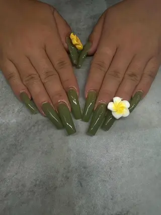 ネイル Haruna🌷 ロング/デザイン💛のネイルデザイン