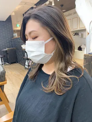 セミロング カラー パーマ ヘアアレンジ メンズ キッズ ネイル マツエク・マツパ レイヤーカット/ 巻ける縮毛矯正のヘアスタイル