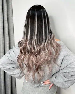 ロング 🔗透明感カラー🔗 エクステ✂️はるちかのヘアスタイル