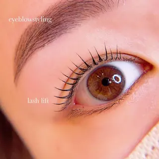 アイブロウ alchemy workzのマツエク・マツパデザイン