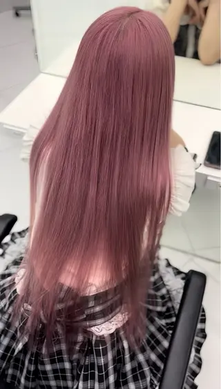 ロング カラー ねね🦖 /ブリーチカラーのヘアスタイル