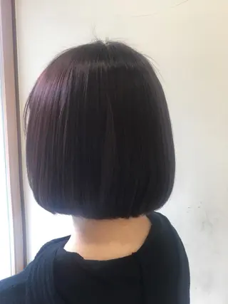 ショート カラー ぱつっとボブ/ 小野あかねのヘアスタイル