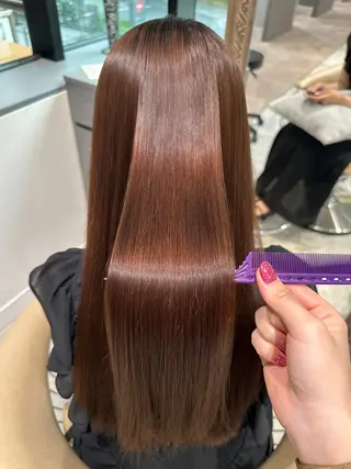 ロング もえな /カラー/ハイトーンのヘアスタイル
