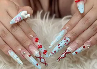 ロング ANH ゴテゴテネイルのネイルデザイン