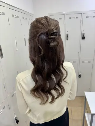 セミロング ヘアアレンジ 西山梨々【5/1〜 復帰致します🌼】のヘアスタイル