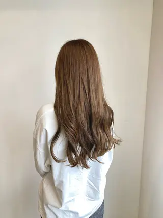 ロング 透明感カラー レイヤー亀井唯登のヘアスタイル
