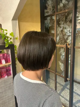 ショート カラー 髙橋 莉菜のヘアスタイル