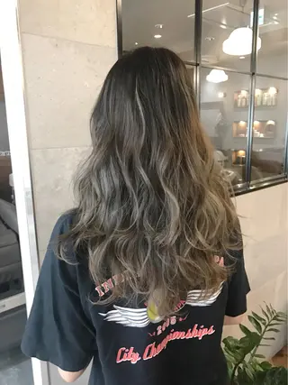セミロング 開發 智也のヘアスタイル