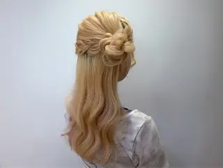 ヘアアレンジ SHION🍒ྀི/ ヘアメ/ピンクカラーのヘアスタイル
