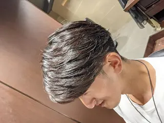 ミディアム 浅沼 響のヘアスタイル