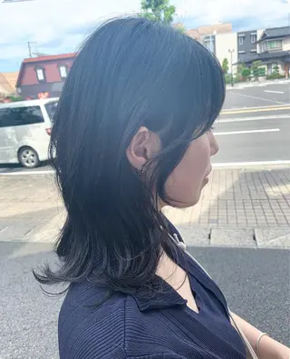 セミロング K. SUZUKAのヘアスタイル