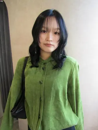 ミディアム Bërg kiraのヘアスタイル