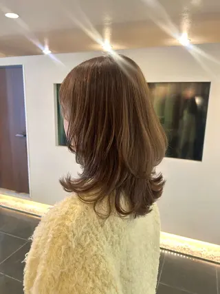 ミディアム カラー チーフデザイナー 若林　麻衣のヘアスタイル
