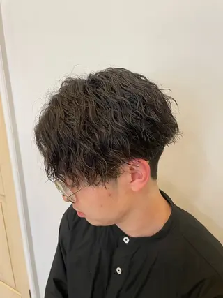 ショート パーマ メンズ メンズ特化 波巻き ツイスパ 黒川 貴史のヘアスタイル