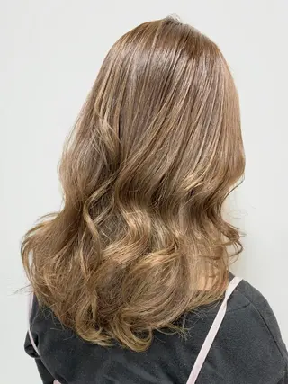 セミロング レイヤー/艶髪カラー 森本くるみのヘアスタイル